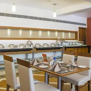 The Avenue Center Hotel